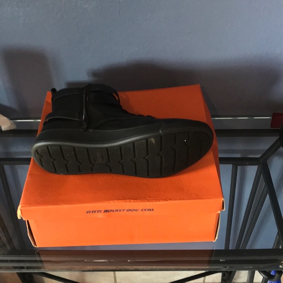 Shoe - Picture 5 of 5